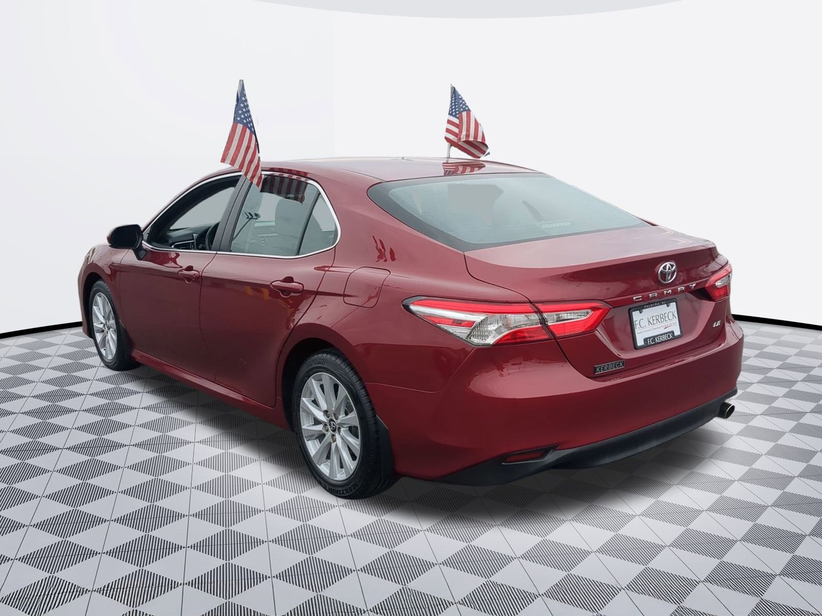Used 2018 Toyota Camry LE FWD image 5