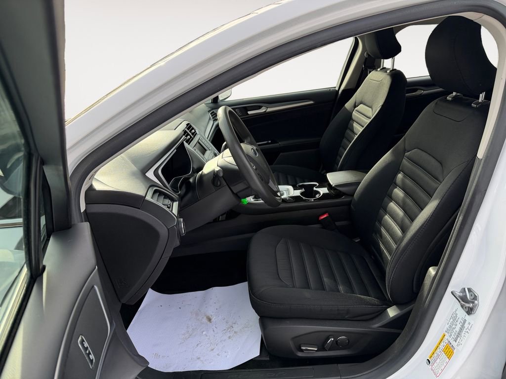 Used 2016 Ford Fusion SE image 13