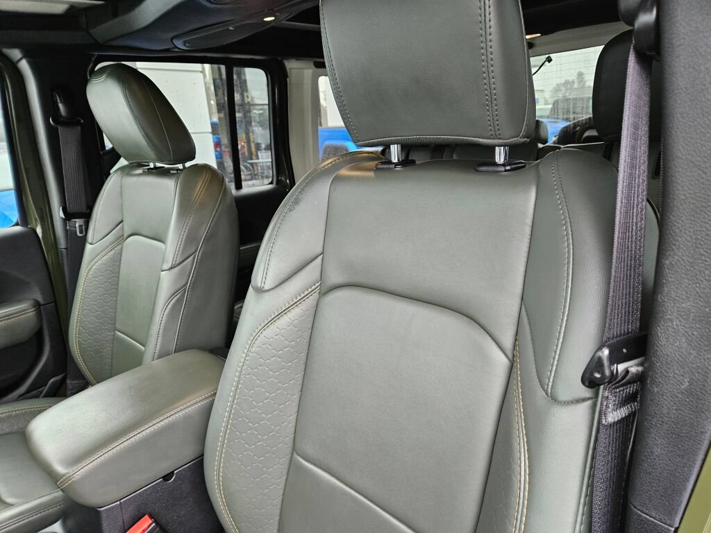 Used 2024 Jeep Wrangler High Altitude AWD/4WD image 19