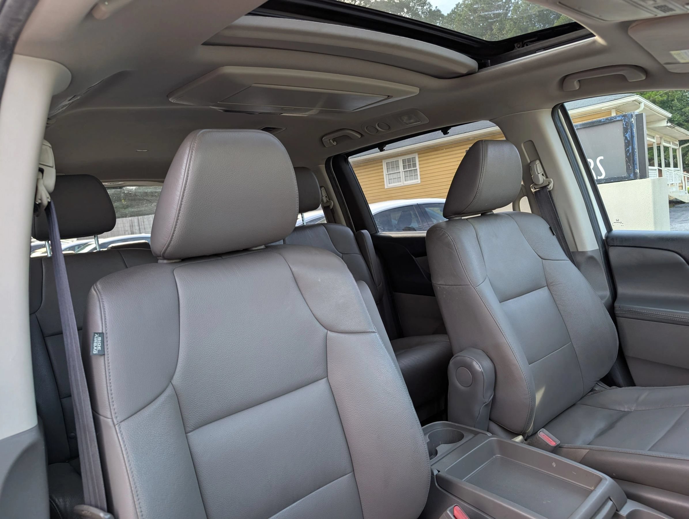 Used 2016 Honda Odyssey Touring Elite image 19