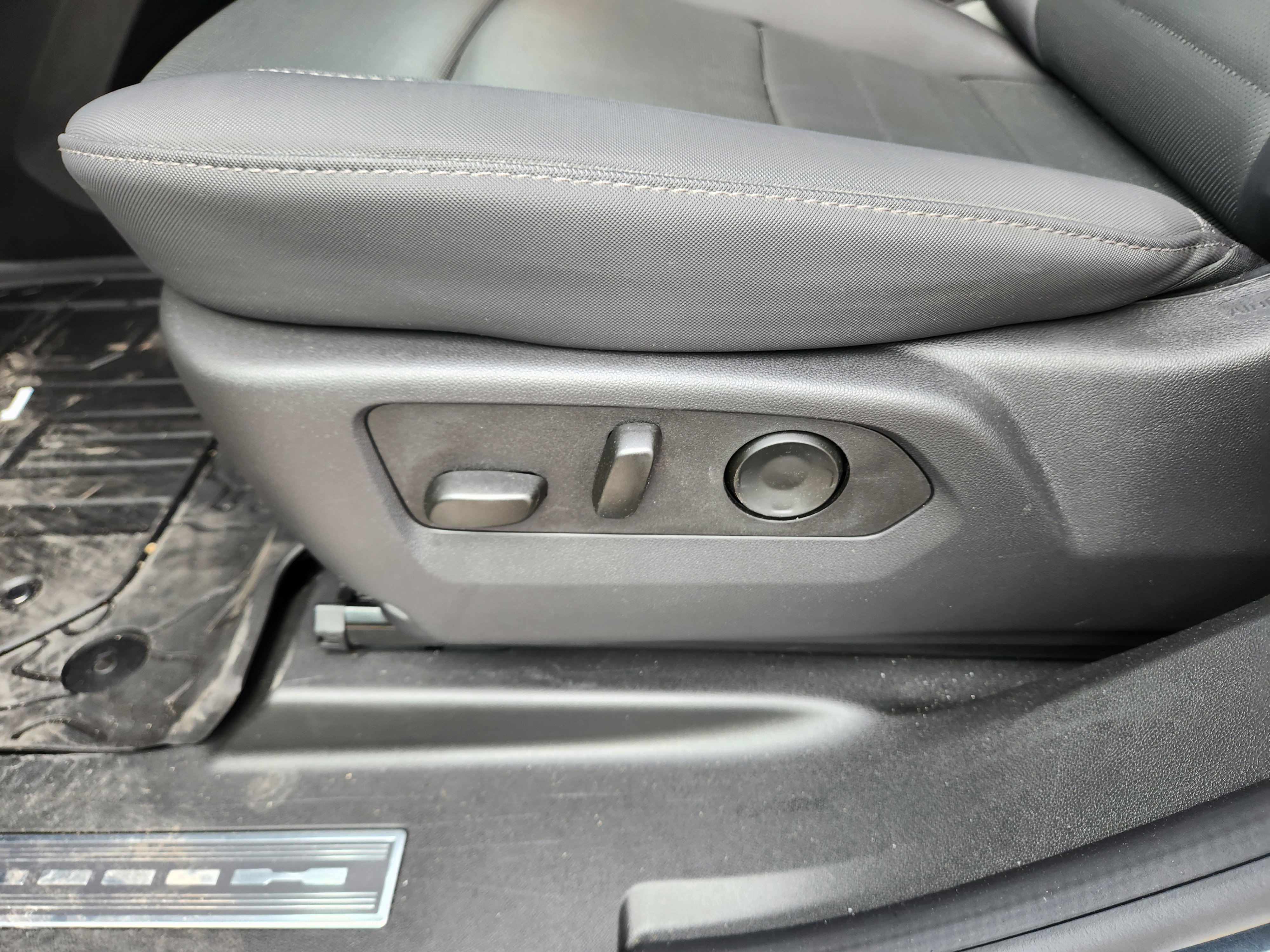 Used 2025 GMC Hummer EV 3X w/ LPO, Sport Package image 22