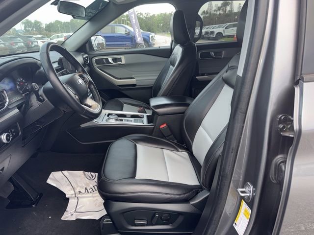 Used 2023 Ford Explorer XLT w/ Equipment Group 202A image 10