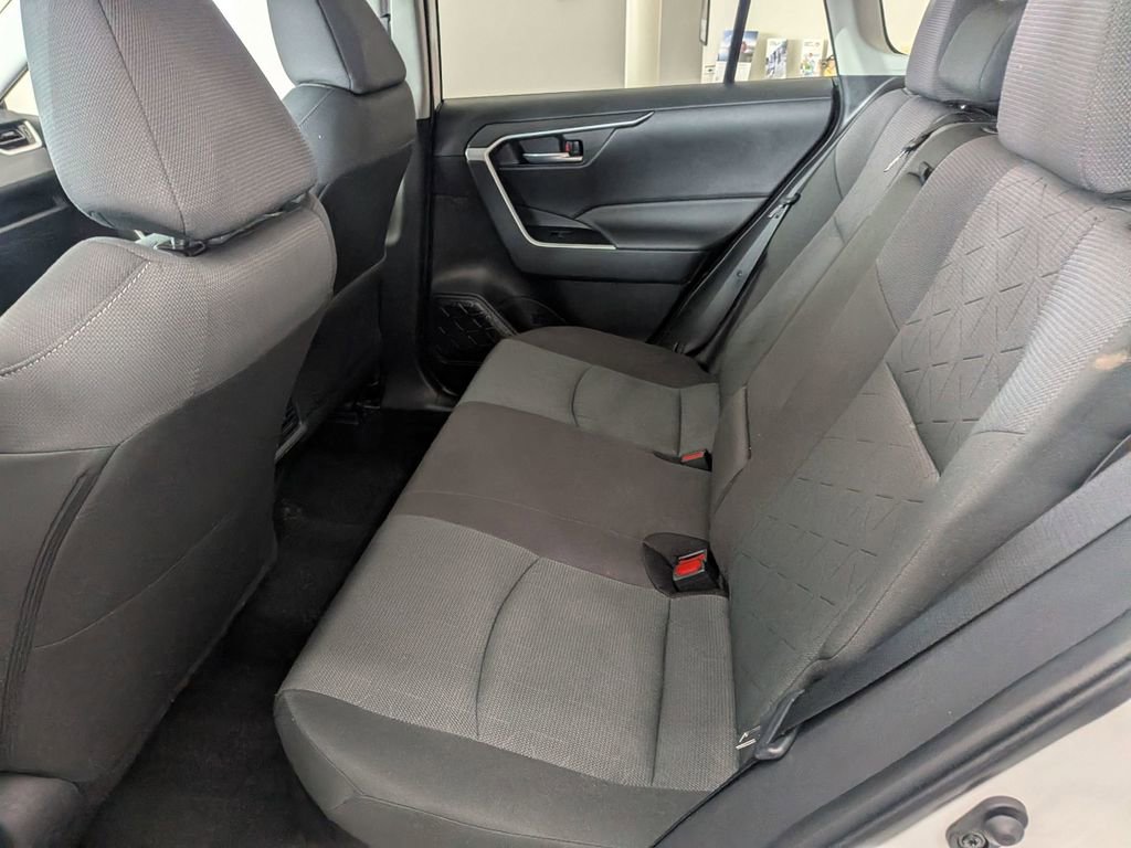 Used 2025 Toyota RAV4 XLE image 18