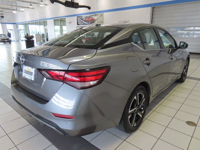 Used 2025 Nissan Sentra SV FWD image 12