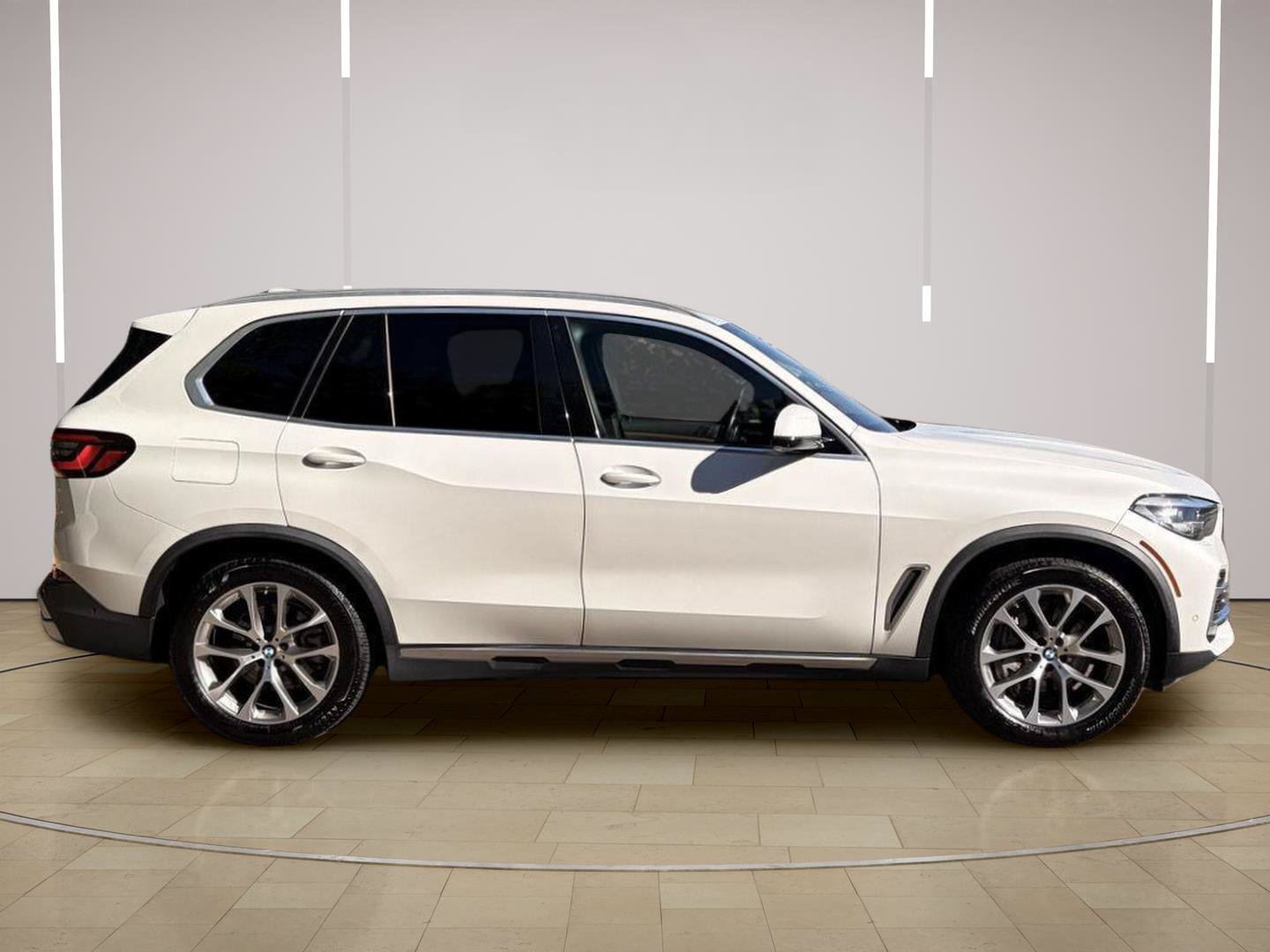 Used 2021 BMW X5 xDrive45e w/ Premium Package AWD/4WD image 6