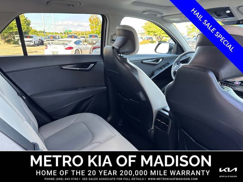 Used 2025 Kia Niro EX Touring FWD image 40