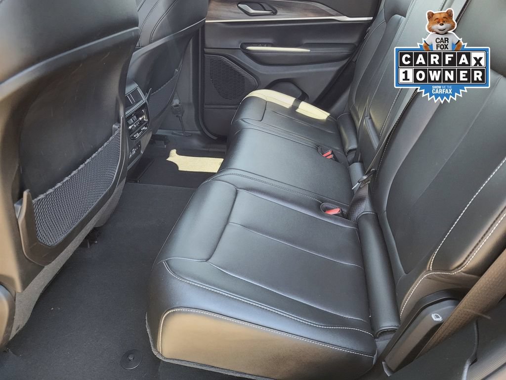 Used 2023 Jeep Grand Cherokee Limited AWD/4WD image 10