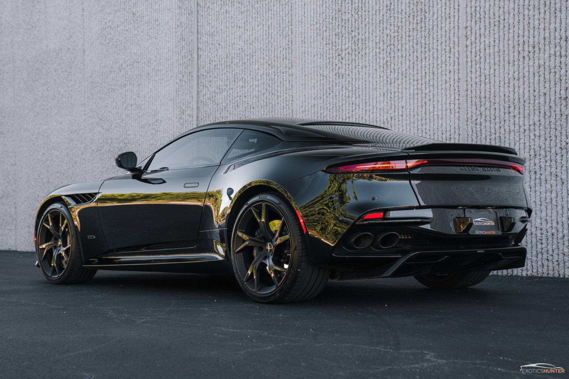 Used 2019 Aston Martin DBS Superleggera RWD image 26
