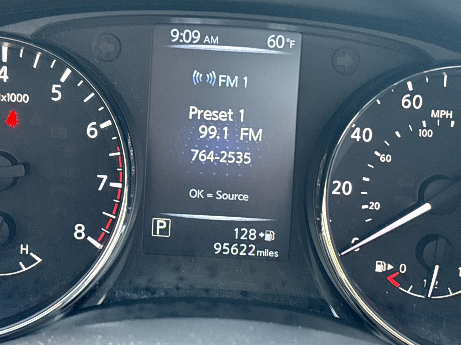 Used 2017 Nissan Rogue SV AWD/4WD image 26