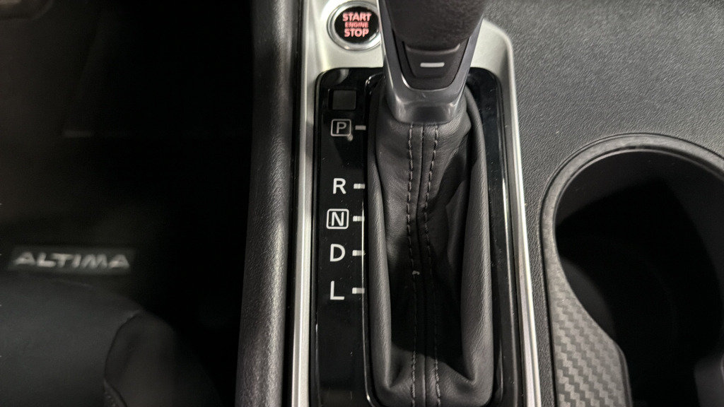 Used 2025 Nissan Altima 2.5 SV FWD image 39