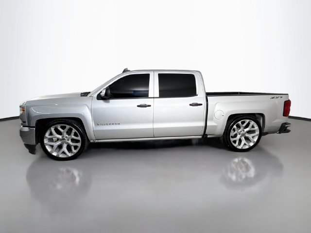 Used 2018 Chevrolet Silverado 1500 Custom w/ Custom Value Package RWD image 6