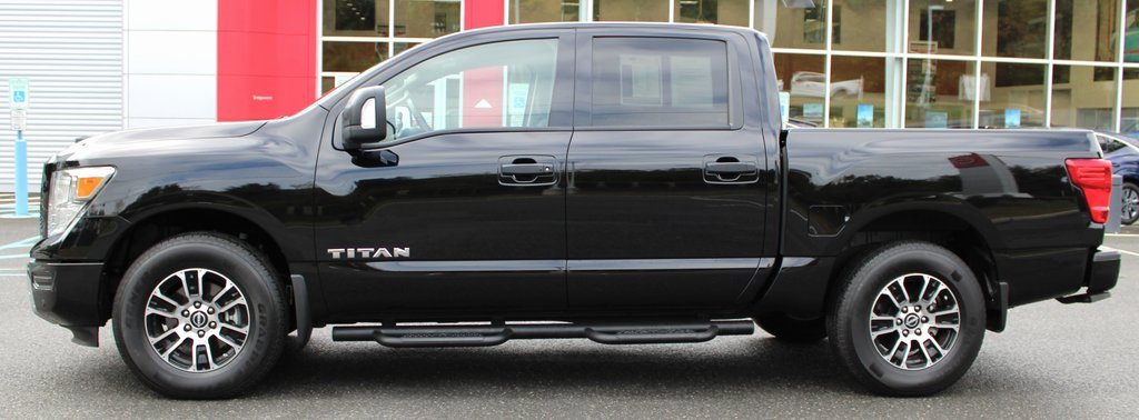 Certified 2024 Nissan Titan SV w/ SV Convenience Package image 9
