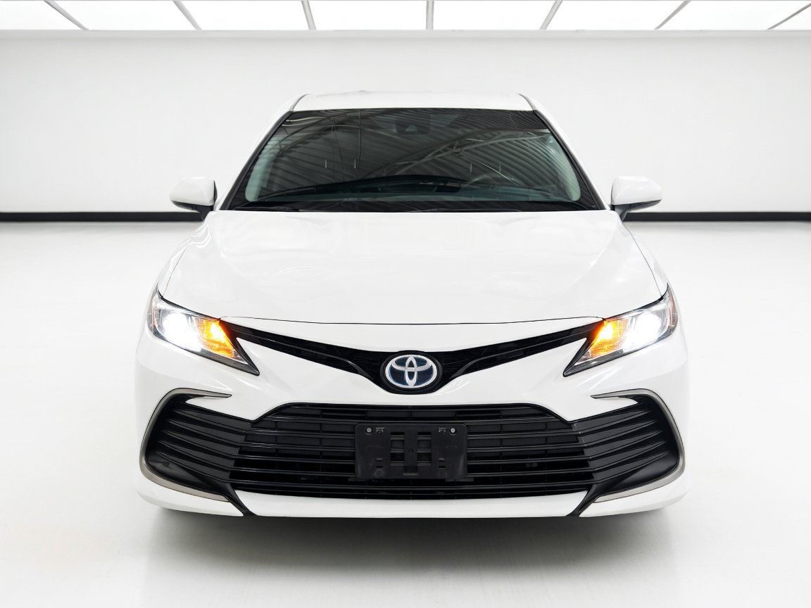 Used 2024 Toyota Camry LE FWD image 2
