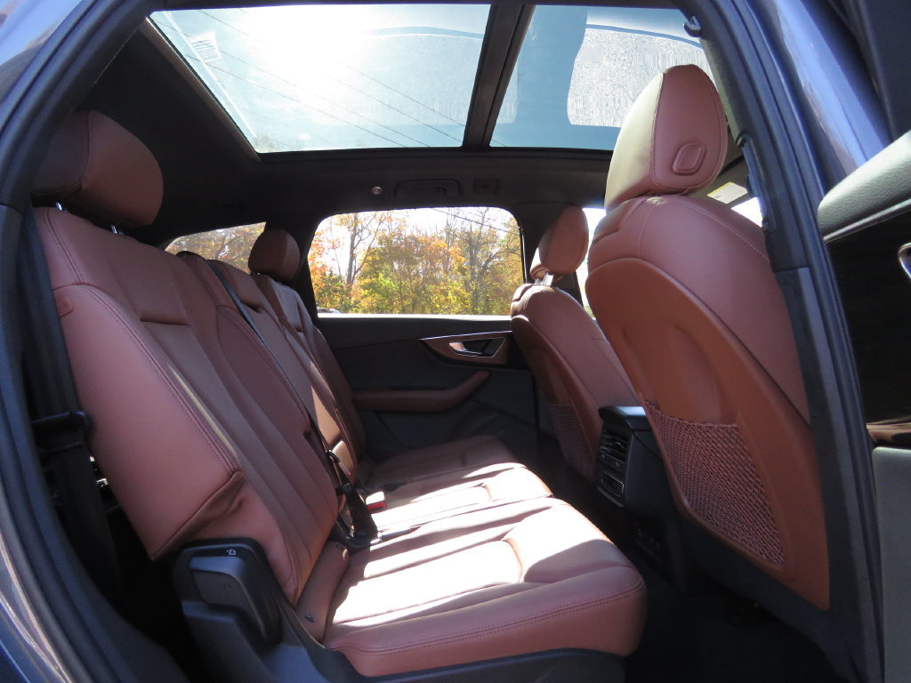 Used 2023 Audi Q7 3.0T Premium AWD/4WD image 16