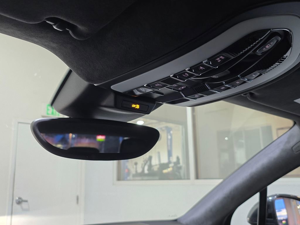 Used 2017 Porsche Macan Turbo image 20