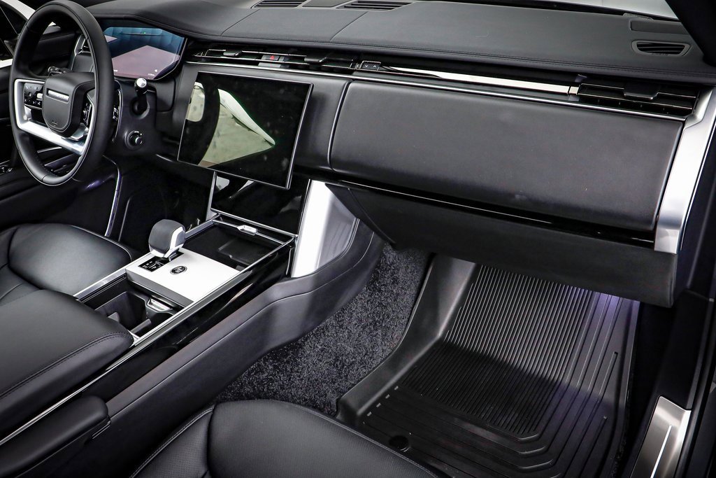 New 2025 Land Rover Range Rover SE image 22