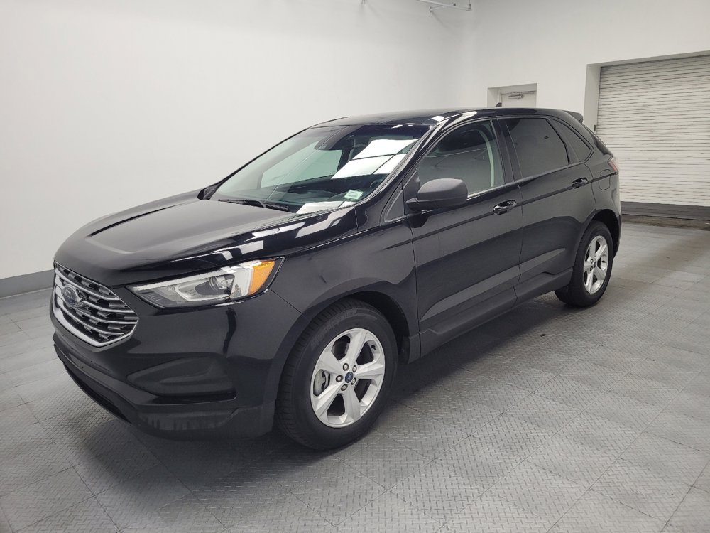 Used 2020 Ford Edge SE image 2