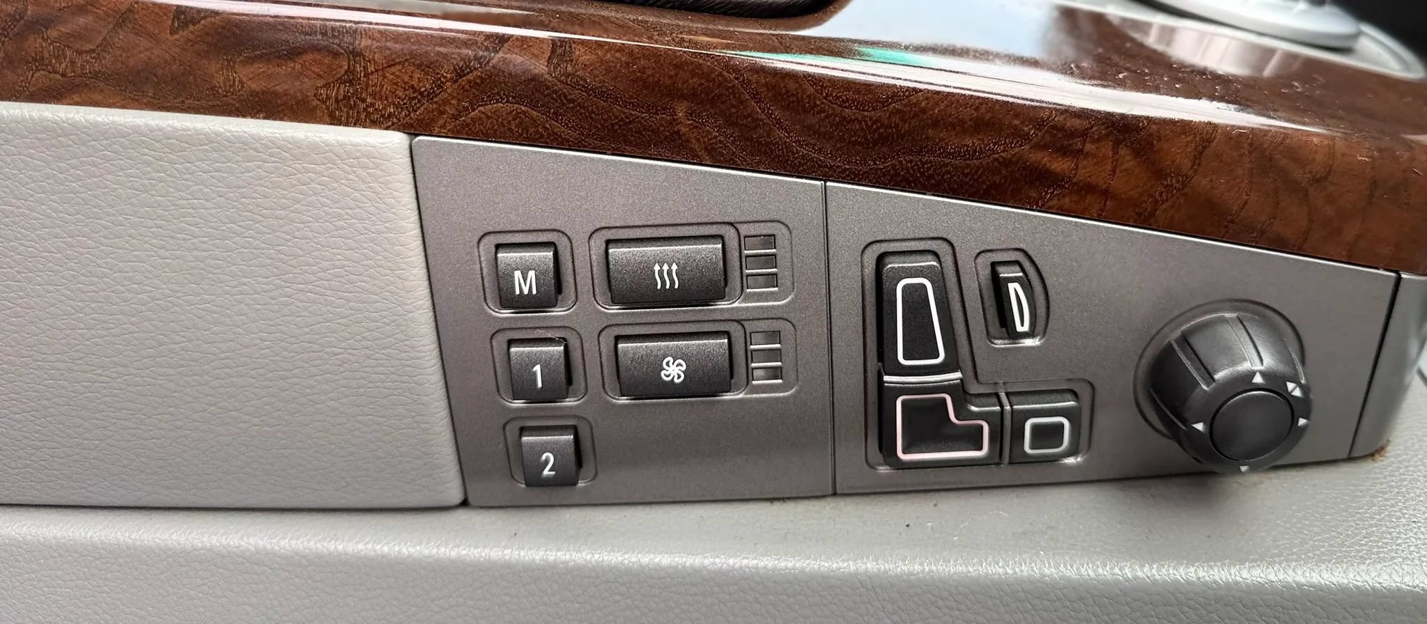 Used 2006 BMW 750Li RWD image 41
