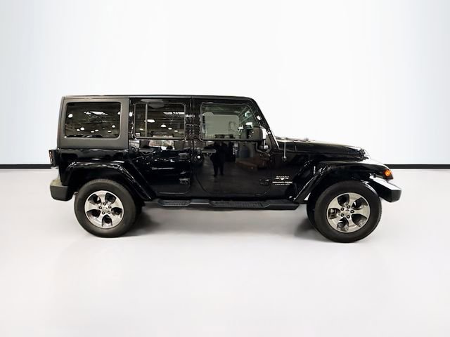 Used 2018 Jeep Wrangler Unlimited Sahara AWD/4WD image 5