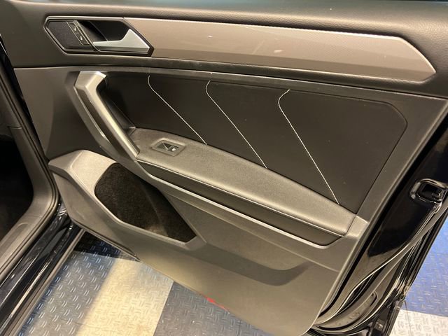 Certified 2022 Volkswagen Tiguan SE FWD image 12