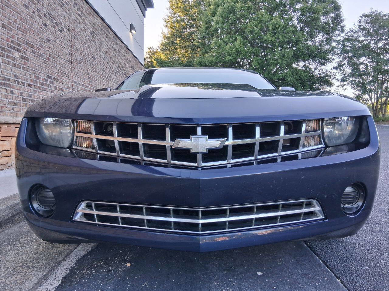 Used 2011 Chevrolet Camaro LS RWD image 8