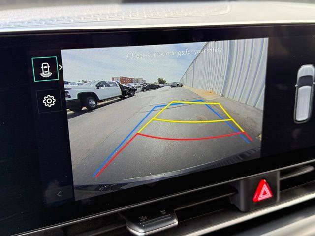 Used 2025 Kia Carnival FWD image 14