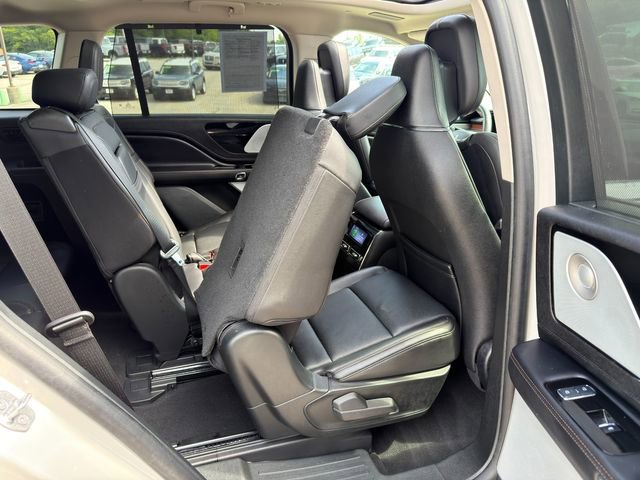 Used 2024 Lincoln Aviator Reserve w/ Equipment Group 201A AWD/4WD image 12
