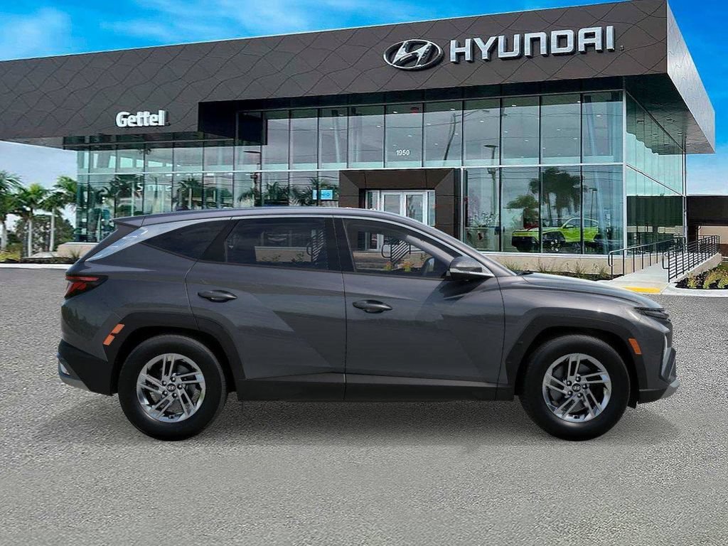 Used 2026 Hyundai Tucson SE FWD image 7