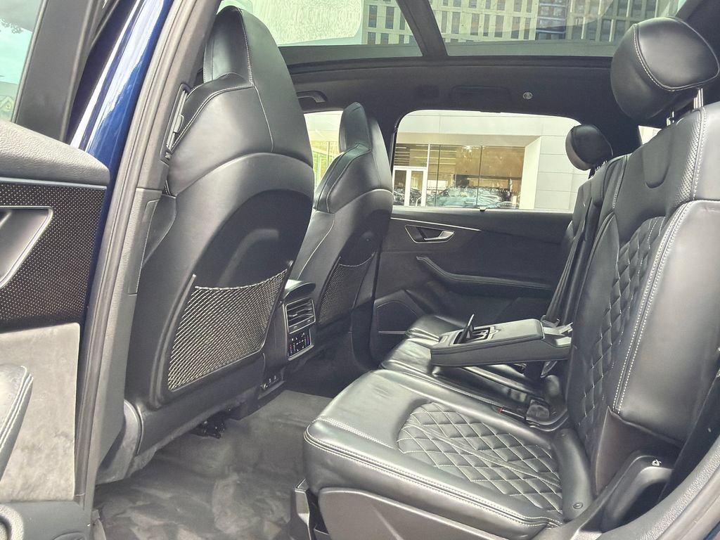Used 2022 Audi SQ7 Premium Plus w/ SQ7 Executive Package AWD/4WD image 21