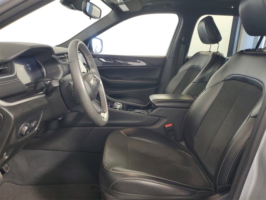 Used 2023 Jeep Grand Cherokee L Laredo image 12