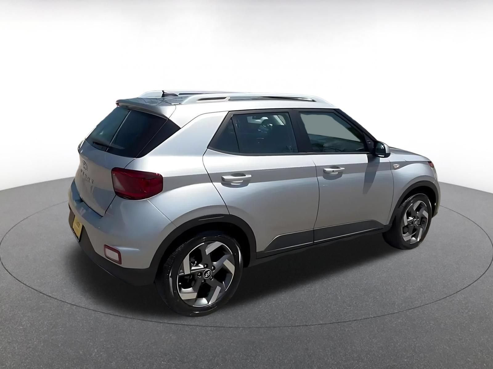 Used 2026 Hyundai Venue SEL FWD image 16