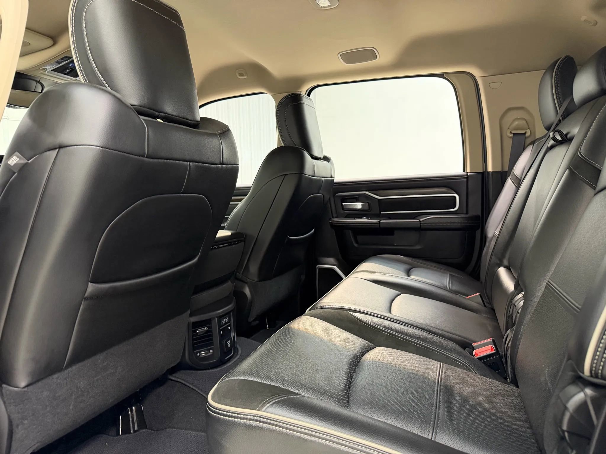 Used 2020 RAM 3500 Laramie image 16