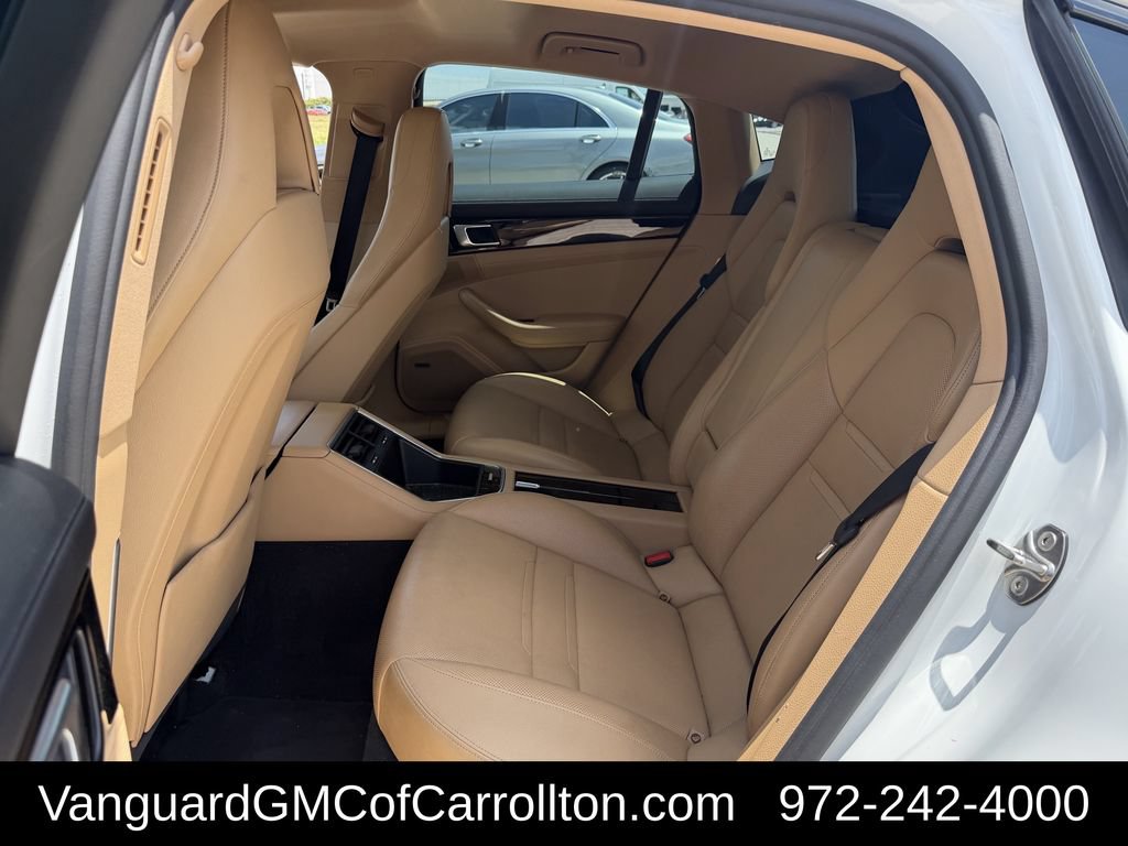 Used 2018 Porsche Panamera RWD image 31