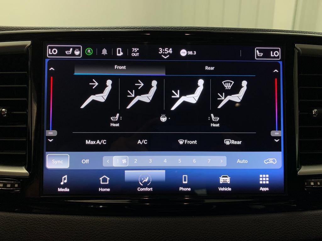 Used 2024 Chrysler Pacifica Touring-L FWD image 30