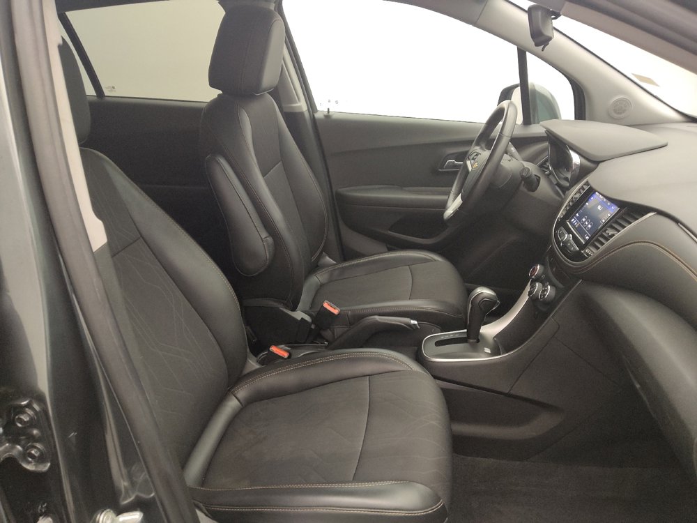 Used 2020 Chevrolet Trax LT w/ LT Convenience Package image 21