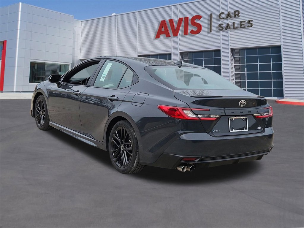 Used 2025 Toyota Camry SE image 3