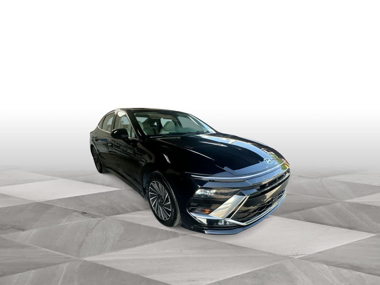 Used 2025 Hyundai Sonata SEL FWD image 2