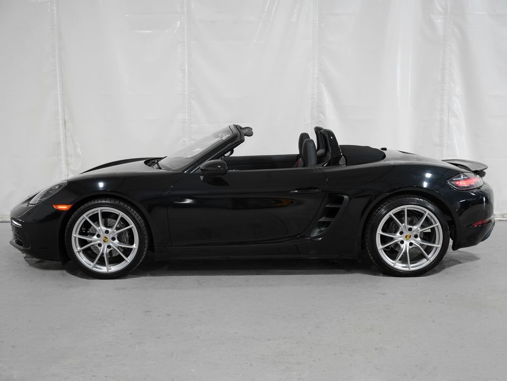Used 2017 Porsche 718 Boxster RWD image 2