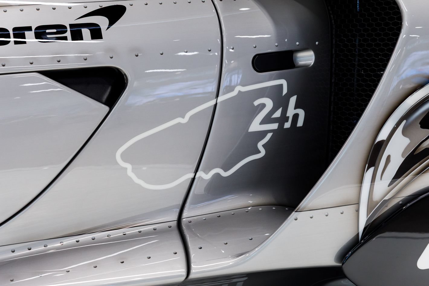 Used 2020 McLaren Senna RWD image 35