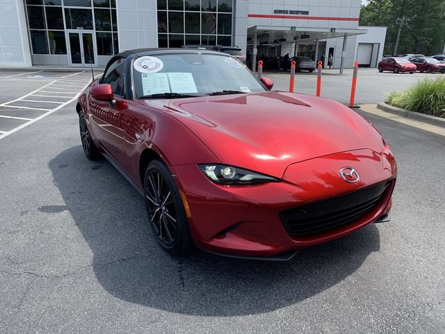 Used 2024 MAZDA MX-5 Miata Grand Touring RWD image 2