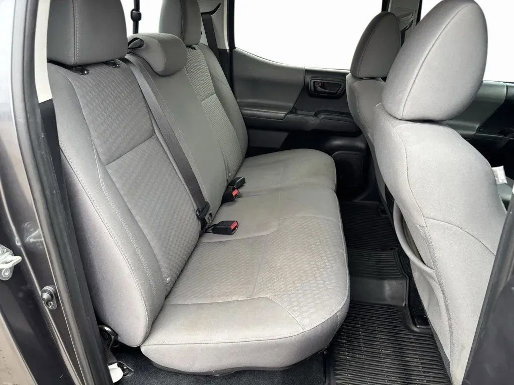 Used 2020 Toyota Tacoma SR image 27