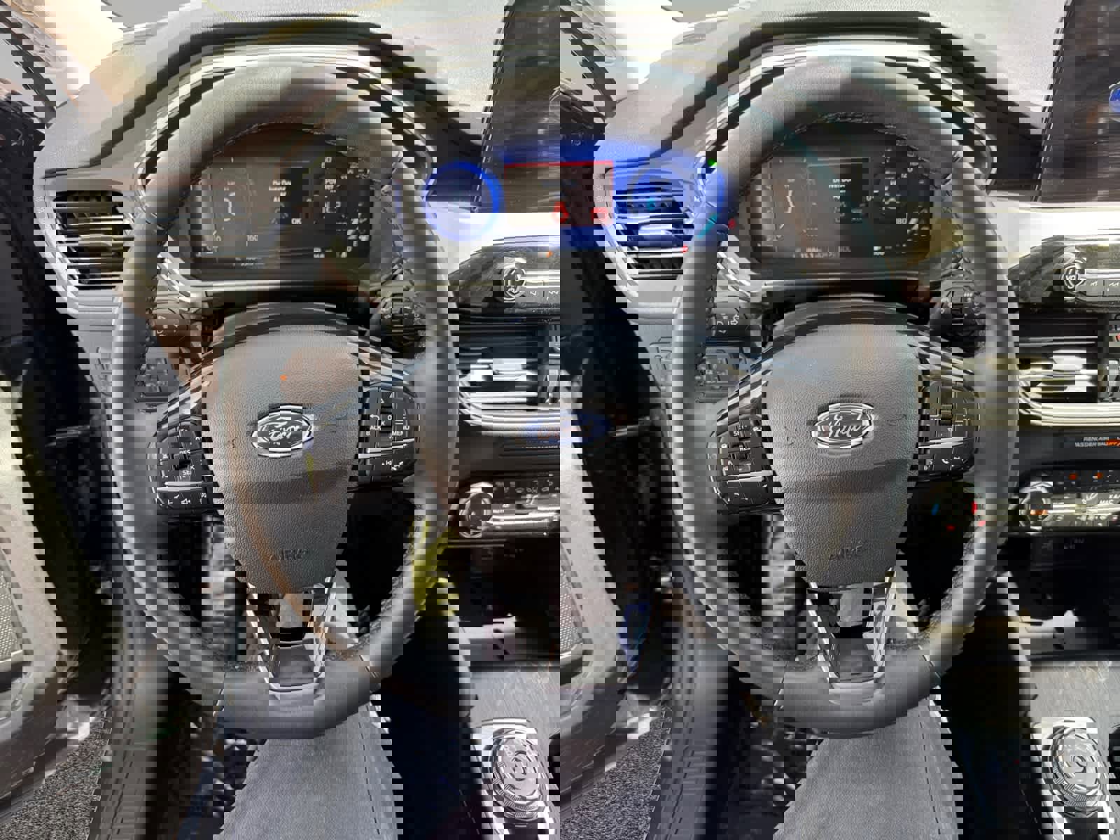 Used 2022 Ford Escape SEL w/ Technology Package image 13