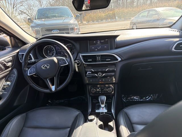 Used 2018 INFINITI QX30 AWD image 11