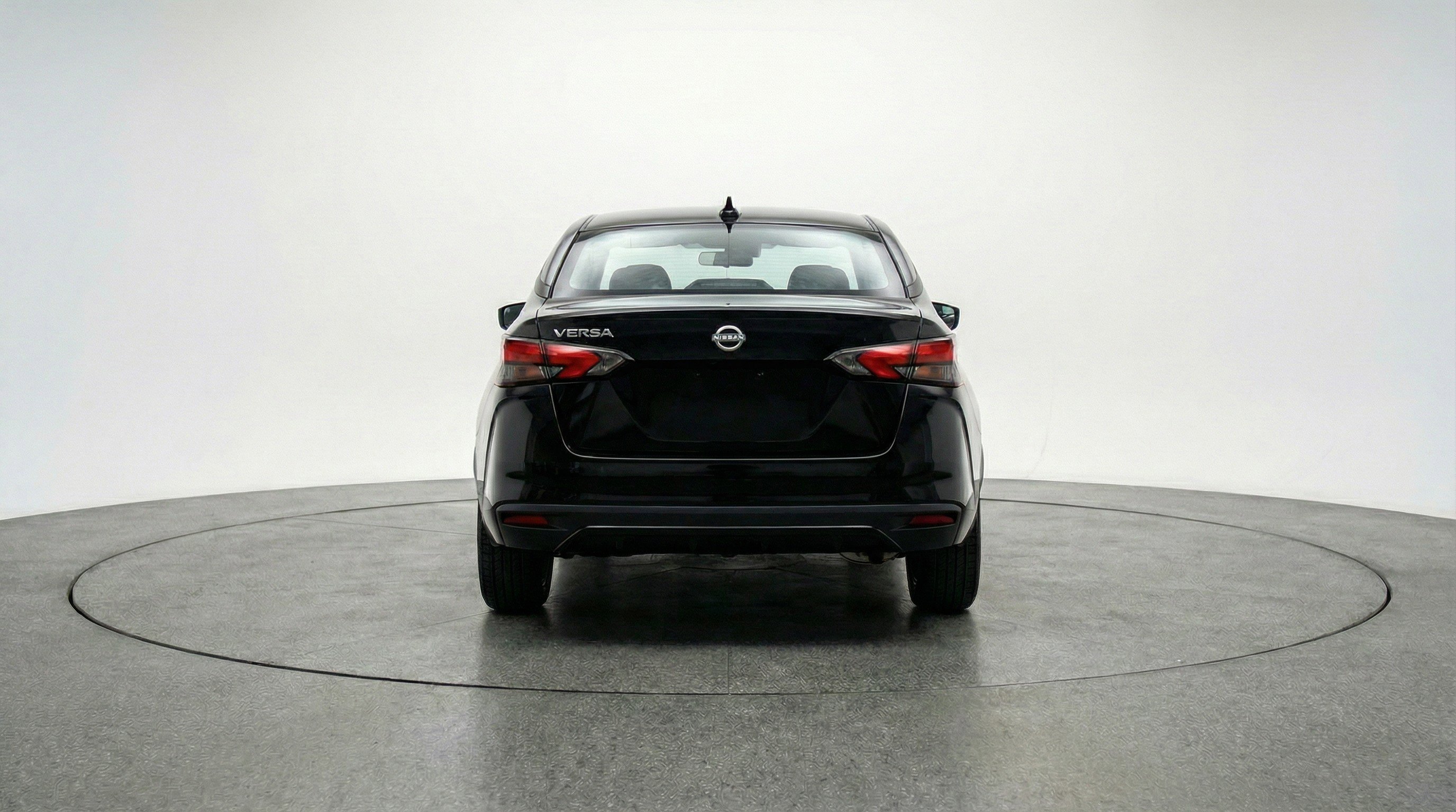 Used 2025 Nissan Versa SV image 7