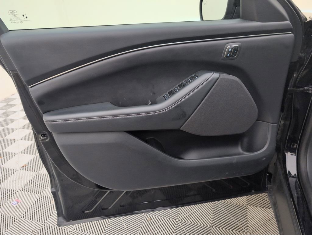 Used 2025 Ford Mustang Mach-E Select w/ Comfort Package Lite RWD image 32