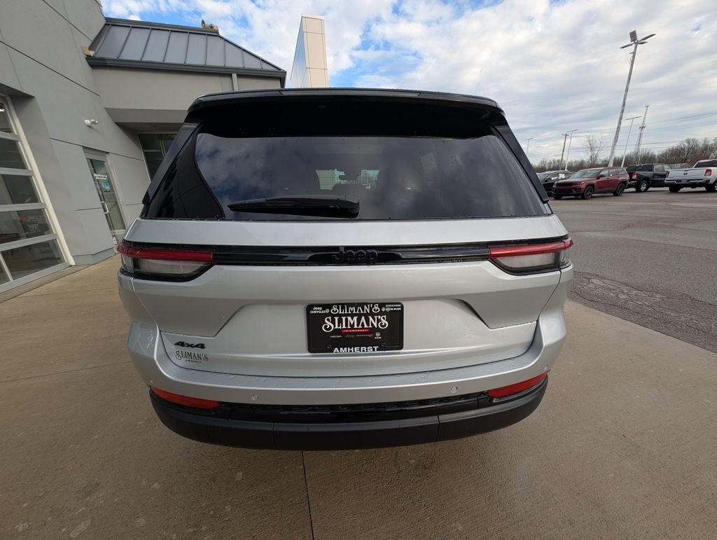 New 2025 Jeep Grand Cherokee Limited image 10