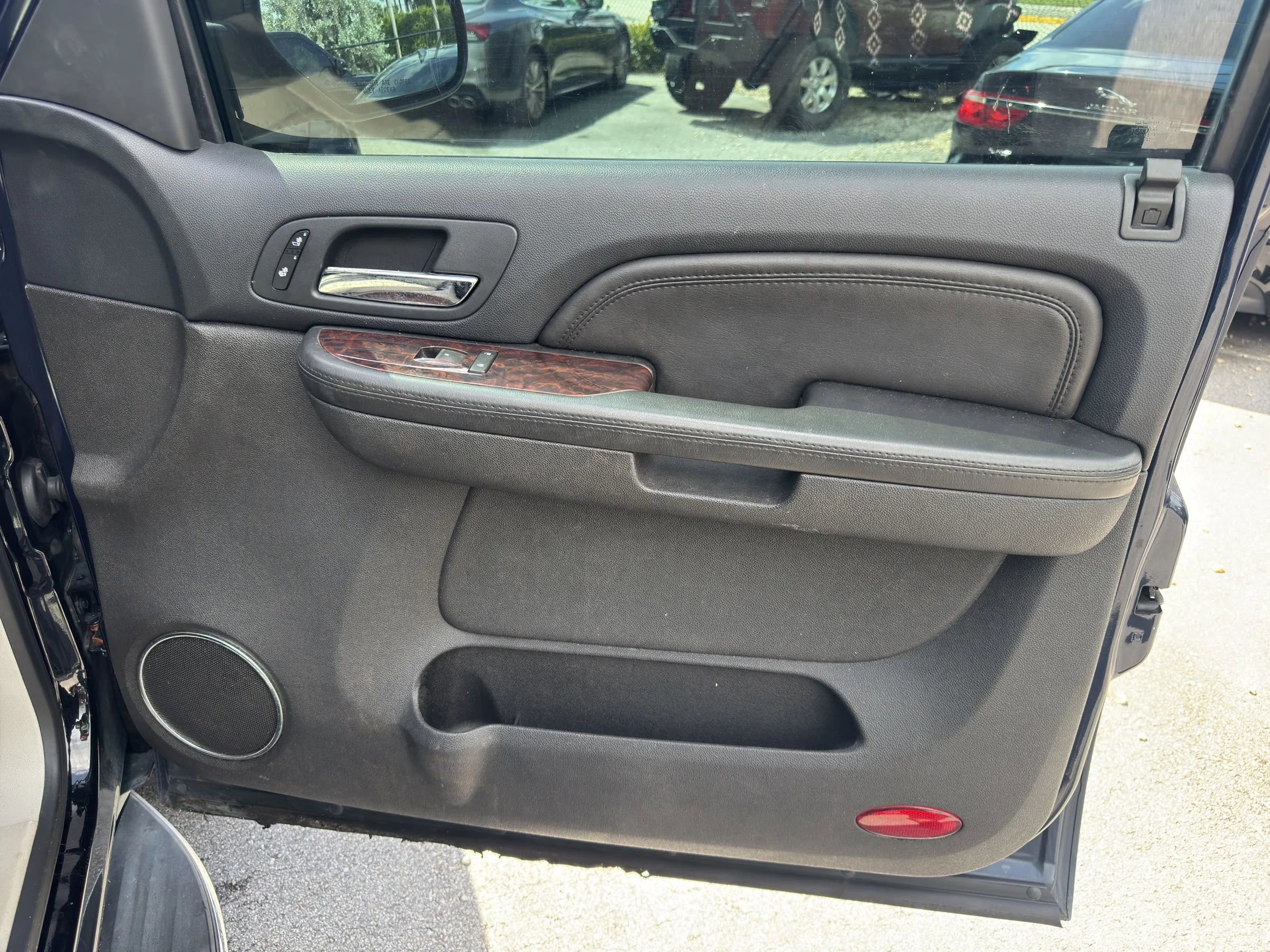 Used 2013 GMC Yukon Denali image 17