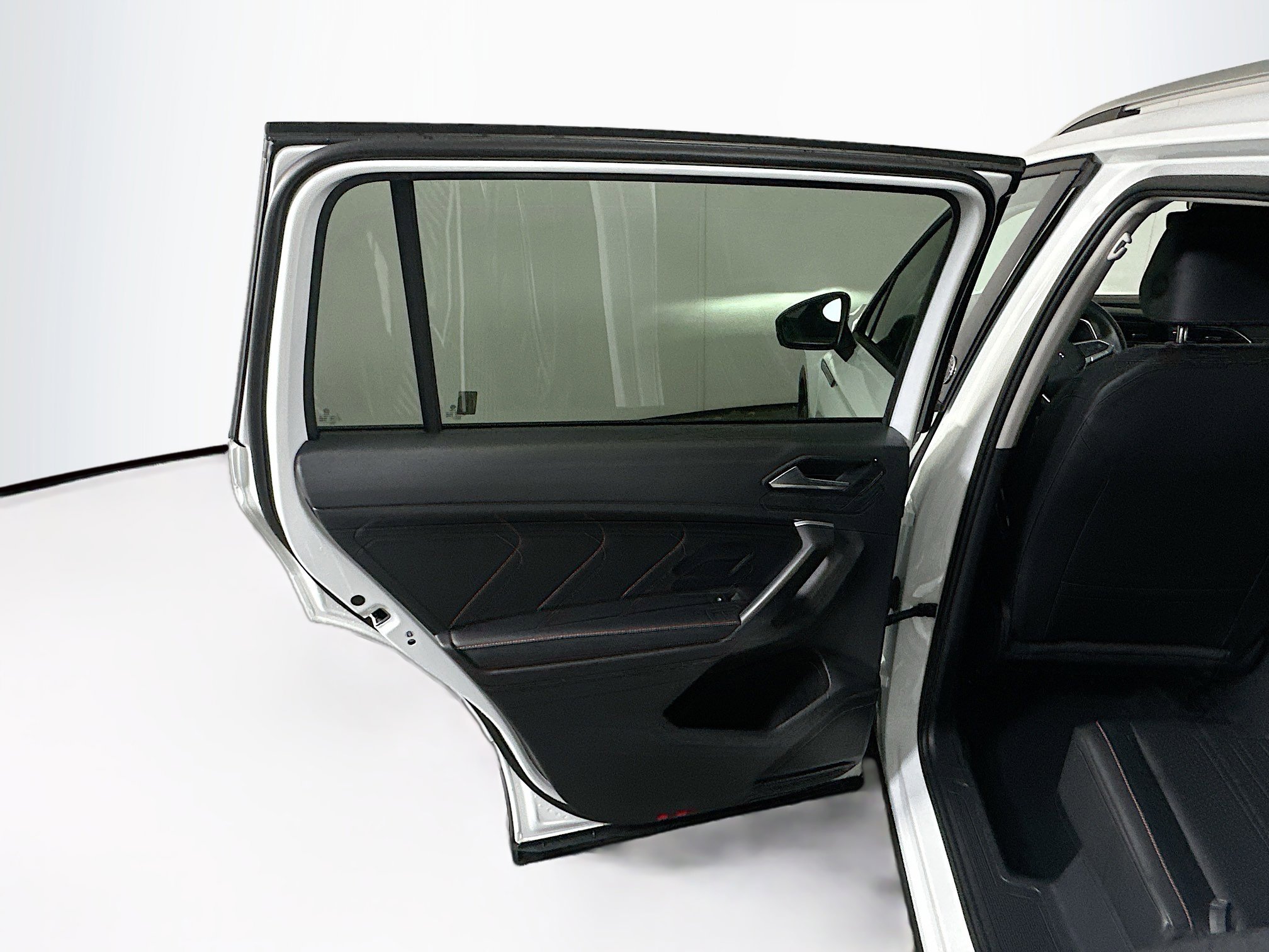 Used 2024 Volkswagen Tiguan Wolfsburg Edition image 27