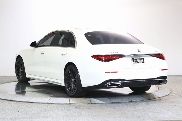 Used 2023 Mercedes-Benz S 580 4MATIC Sedan w/ AMG Line image 2