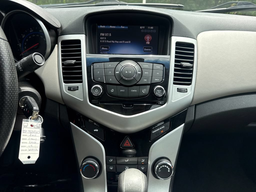 Used 2015 Chevrolet Cruze LT w/ Technology Package FWD image 18